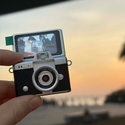 Flip-Screen Vintage Thumb Camera Selfie Flash with Keychain Compact HD Camera Fashion Accessory Special Mini Camera Gift Set