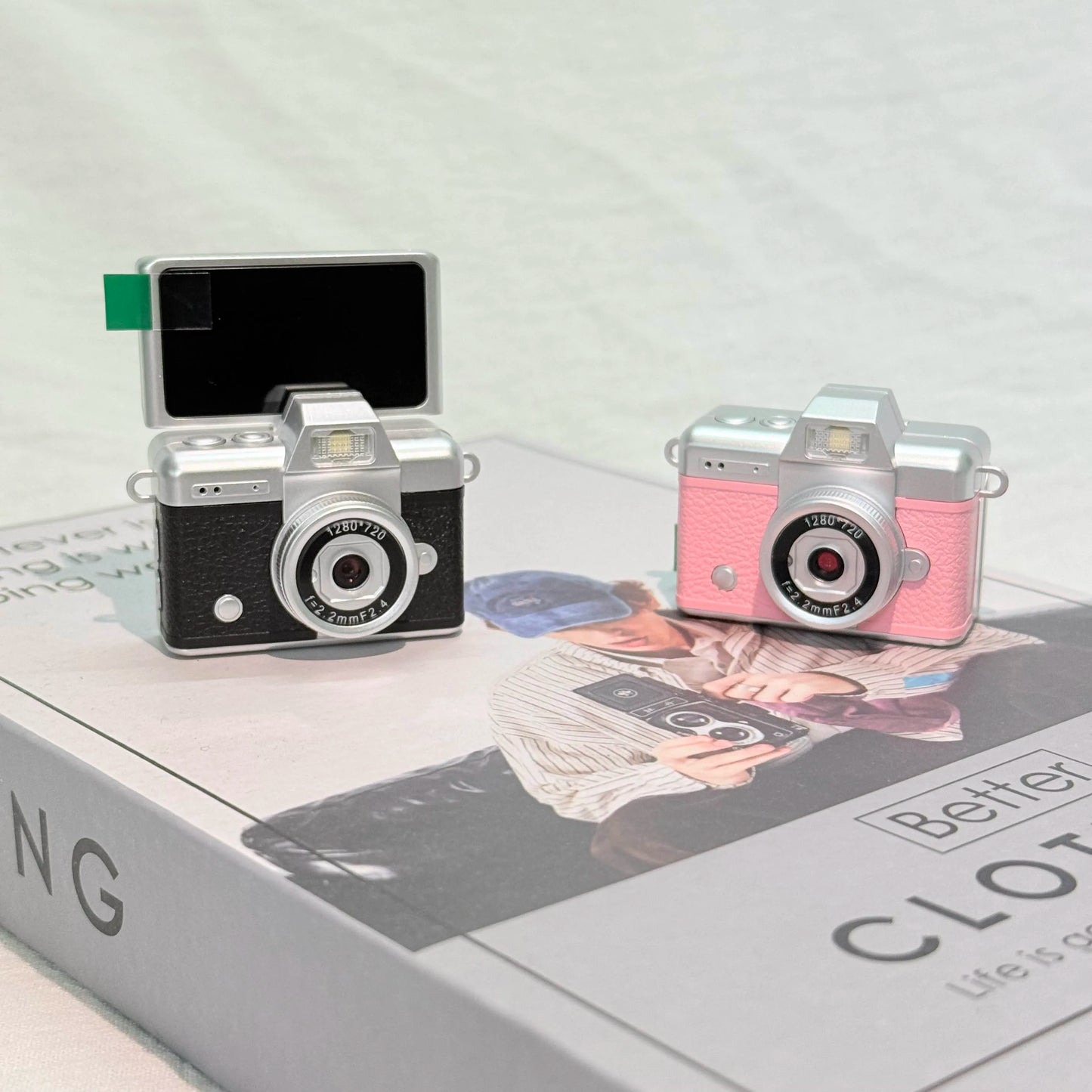 Flip-Screen Vintage Thumb Camera Selfie Flash with Keychain Compact HD Camera Fashion Accessory Special Mini Camera Gift Set