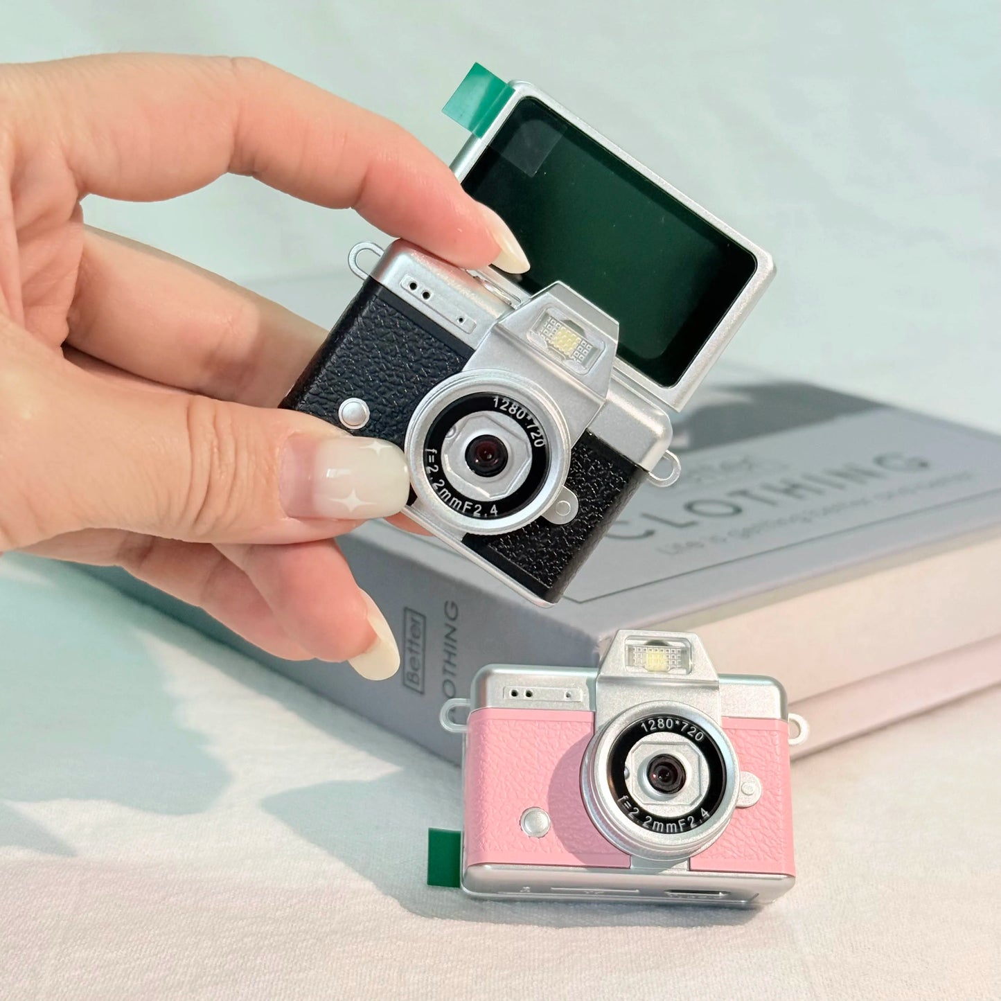Flip-Screen Vintage Thumb Camera Selfie Flash with Keychain Compact HD Camera Fashion Accessory Special Mini Camera Gift Set